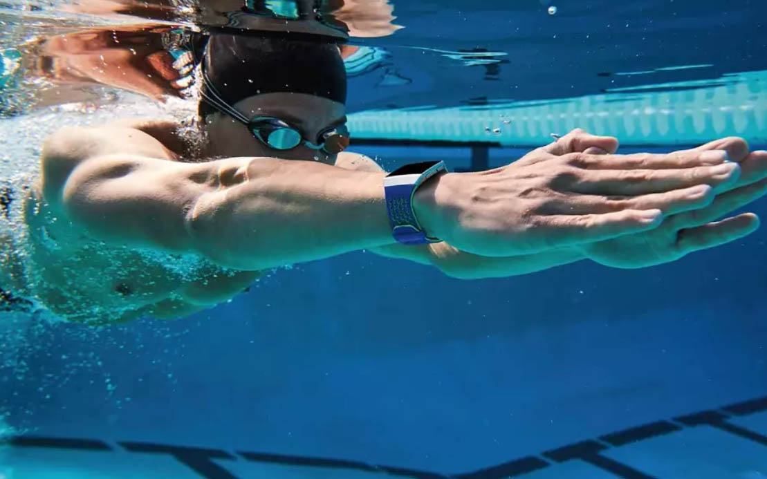 Лучшие водонепроницаемые смарт-часы и фитнес-браслеты для плавания 2018 -  2019