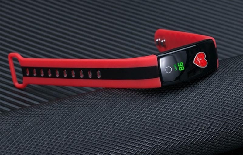QS01 Sports Smart Bracelet: цветной дисплей и измерение давления по доступной цене 1
