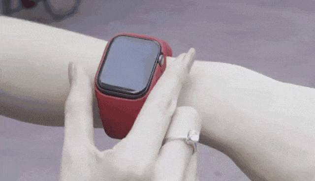 Batfree – ремешок для умных часов Apple Watch со встроенным аккумулятором емкостью 600 мАч