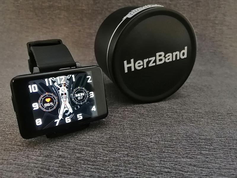 Обзор HerzBand Classic Max 3: фитнес-браслет для любителей необычных гаджетов 5